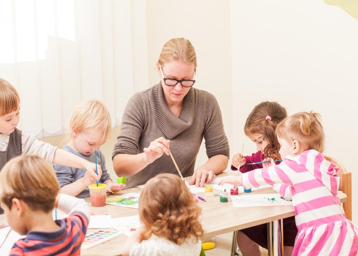 Devenir assistante maternelle