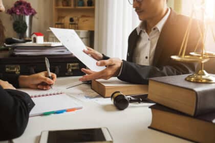 Bourse emploi notaire : la méthode pour une recherche efficace